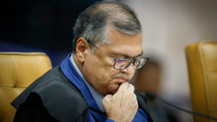 Flávio Dino suspende aposentadoria compulsória como punição para juízes