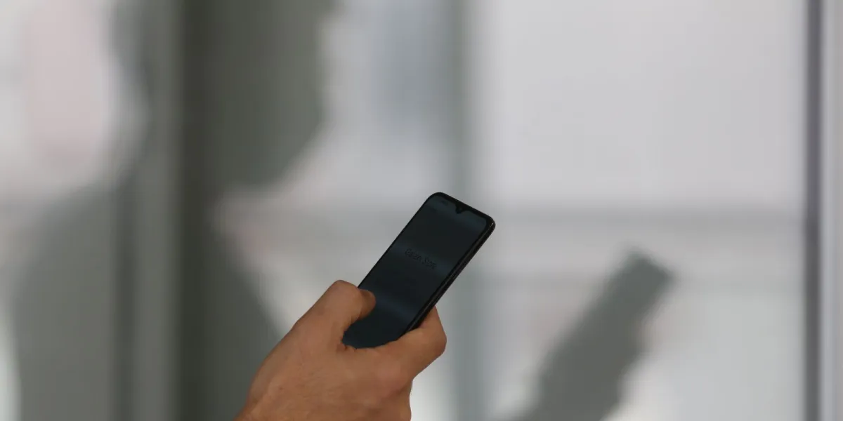 Brasil registra mais de 830 mil celulares roubados e furtados em 2025