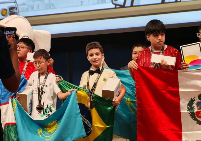 Estudante brasileiro conquista ouro e prêmio especial em olimpíada internacional de matemática