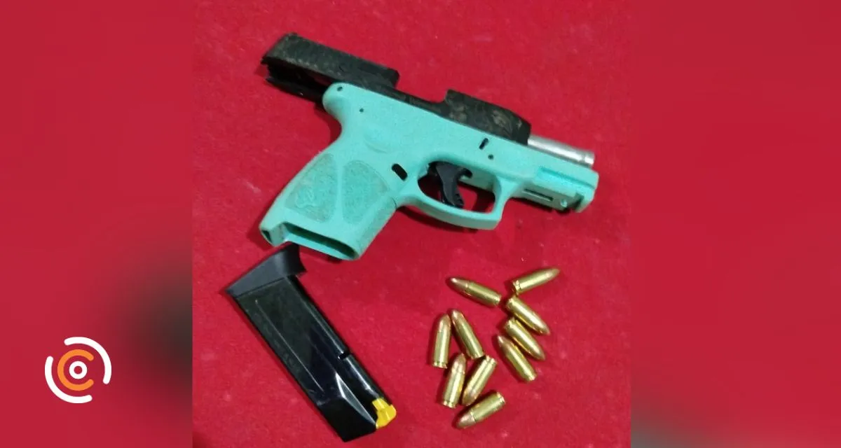 pm prende pistola em conveniencia em canoinhas.jpg