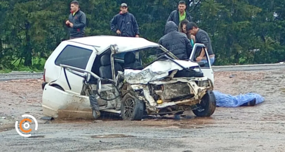 Motorista morre após grave acidente entre carro e caminhão na BR-280, em Canoinhas