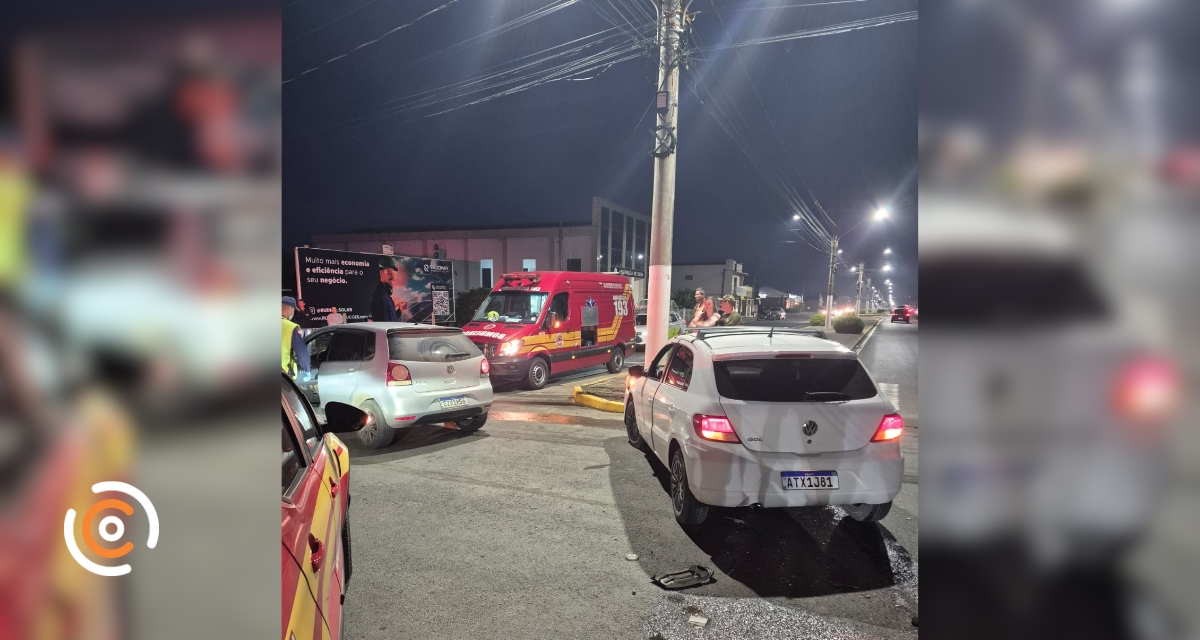 Colisão lateral entre dois carros deixa motorista ferida em Papanduva