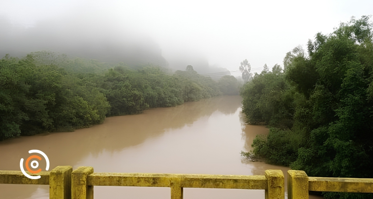 Nível do Rio Canoinhas apresenta estabilidade após chuvas e Defesa Civil mantém monitoramento contínuo