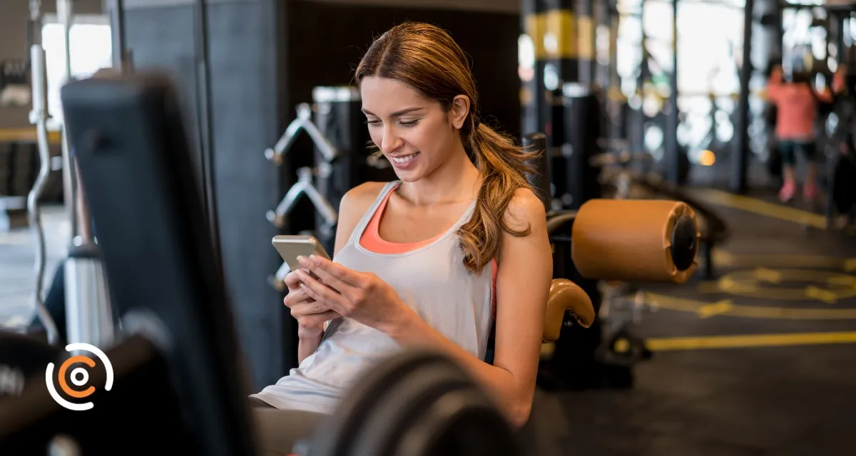 Celular durante o treino pode prejudicar desempenho e aumentar a fadiga mental; alerta especialista