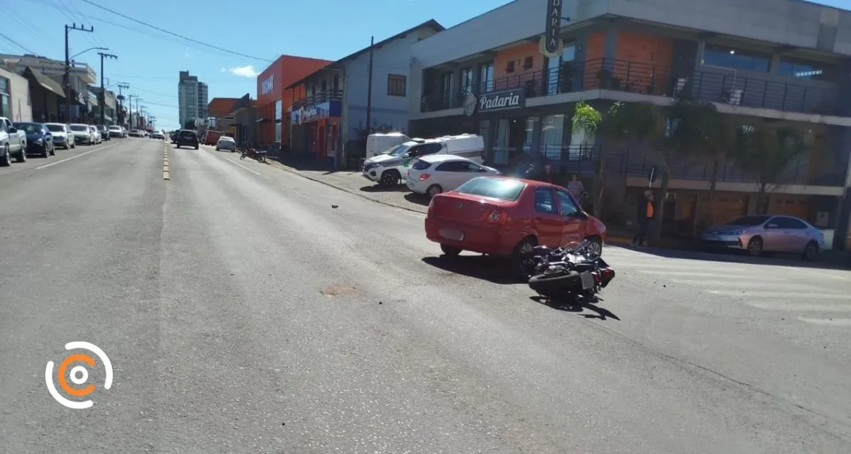 Colisão entre carro e moto deixa vítima com ferimentos graves em Canoinhas