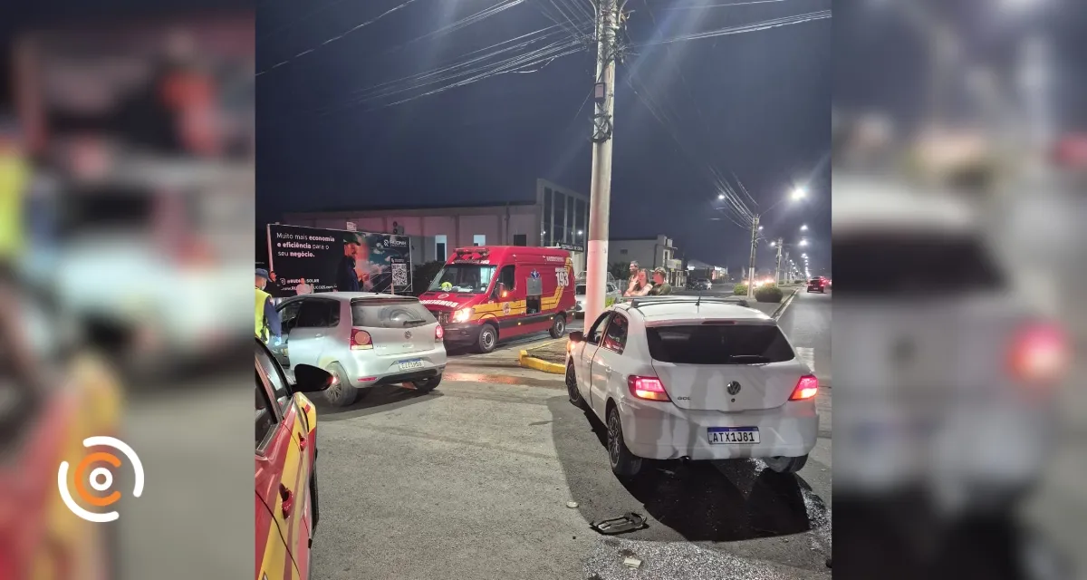 Colisão lateral entre dois carros deixa motorista ferida em Papanduva