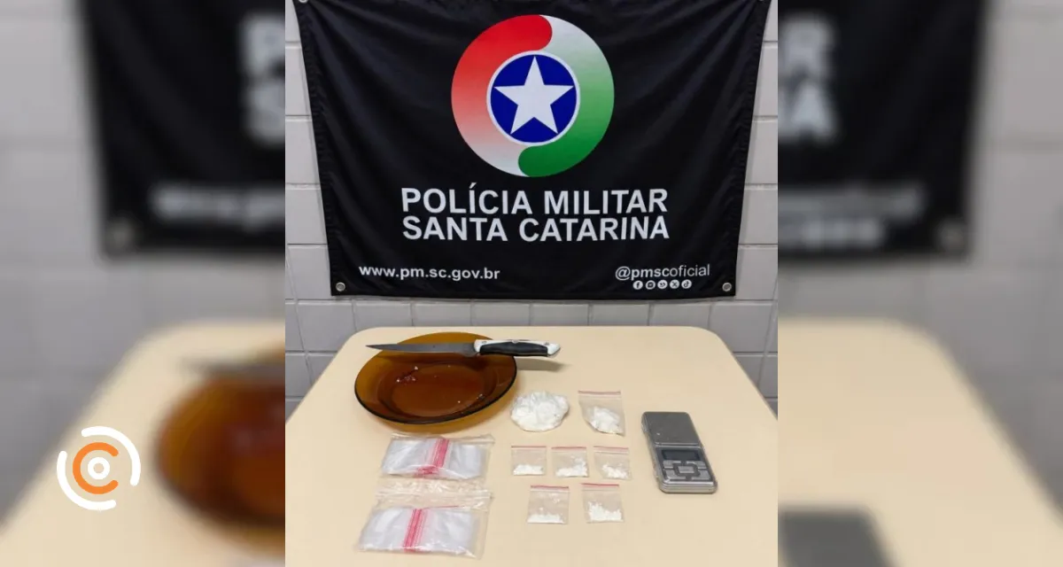 Polícia apreende cocaína e materiais usados para fracionar droga em Mafra